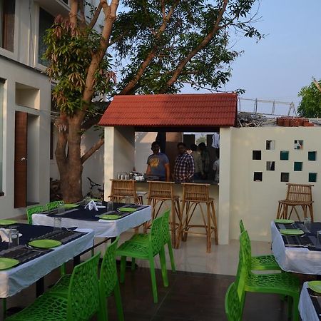 Vizag Palms Holiday Beach Resort Вишакхапатнам Экстерьер фото