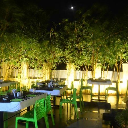 Vizag Palms Holiday Beach Resort Вишакхапатнам Экстерьер фото