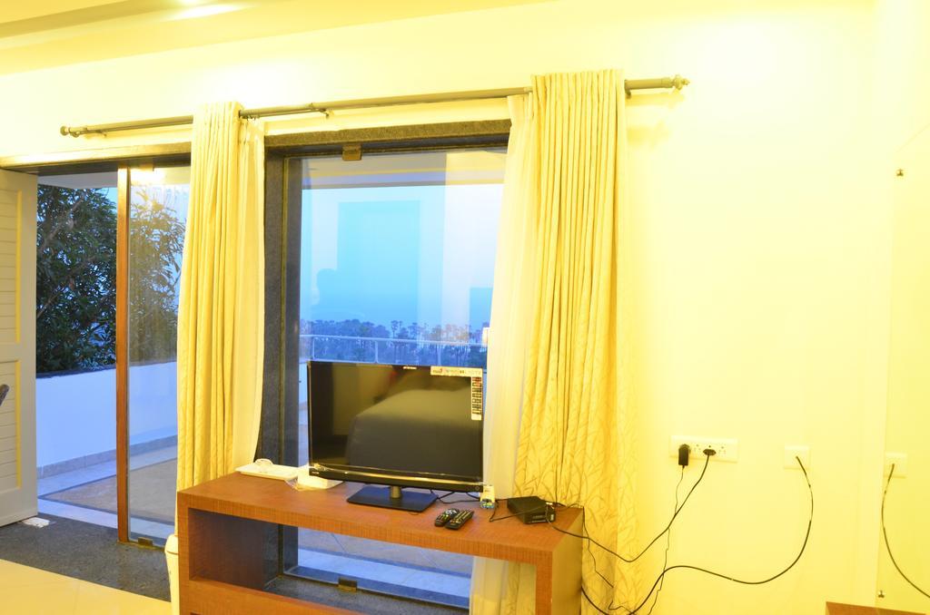 Vizag Palms Holiday Beach Resort Вишакхапатнам Экстерьер фото