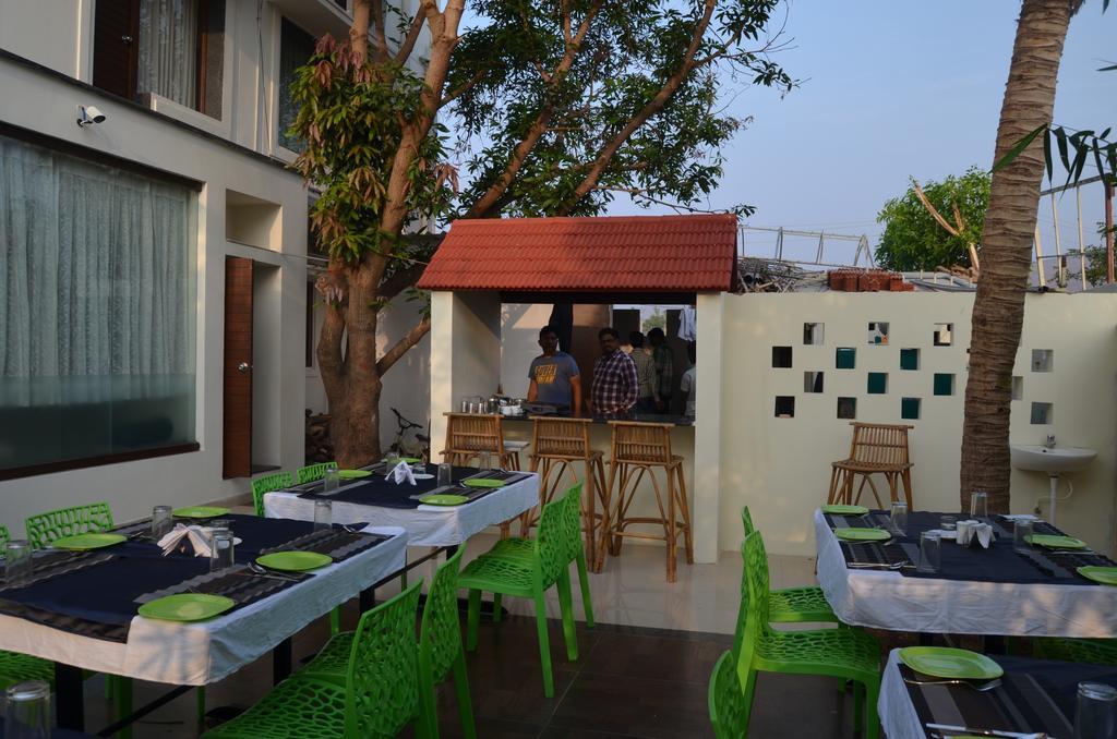 Vizag Palms Holiday Beach Resort Вишакхапатнам Экстерьер фото