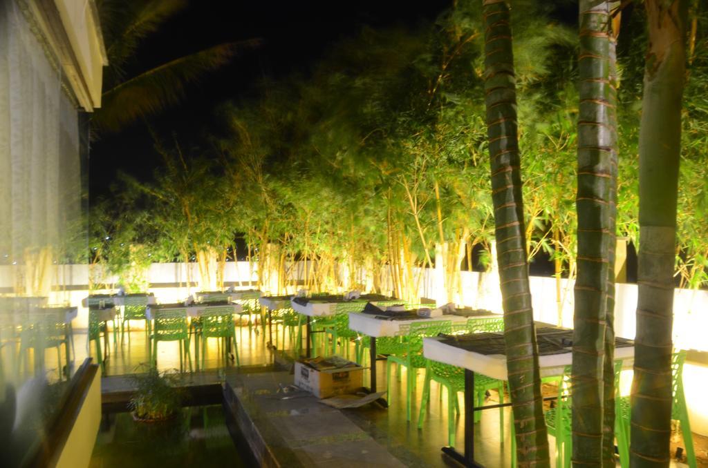 Vizag Palms Holiday Beach Resort Вишакхапатнам Экстерьер фото