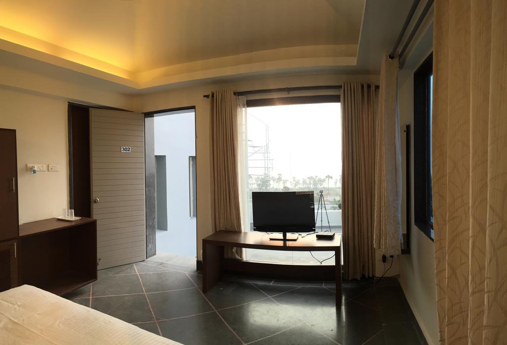 Vizag Palms Holiday Beach Resort Вишакхапатнам Экстерьер фото