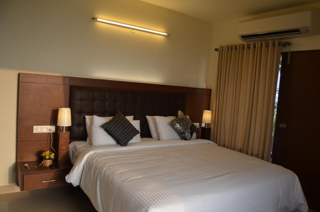 Vizag Palms Holiday Beach Resort Вишакхапатнам Экстерьер фото