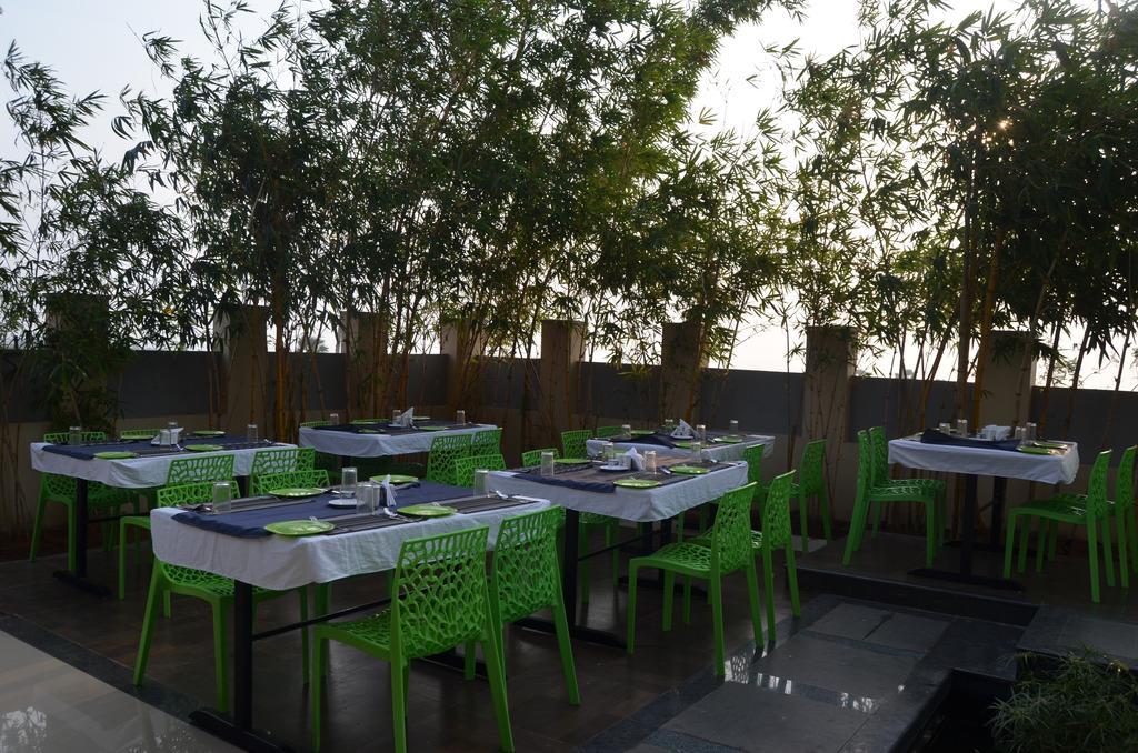 Vizag Palms Holiday Beach Resort Вишакхапатнам Экстерьер фото