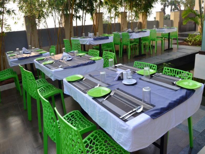 Vizag Palms Holiday Beach Resort Вишакхапатнам Экстерьер фото