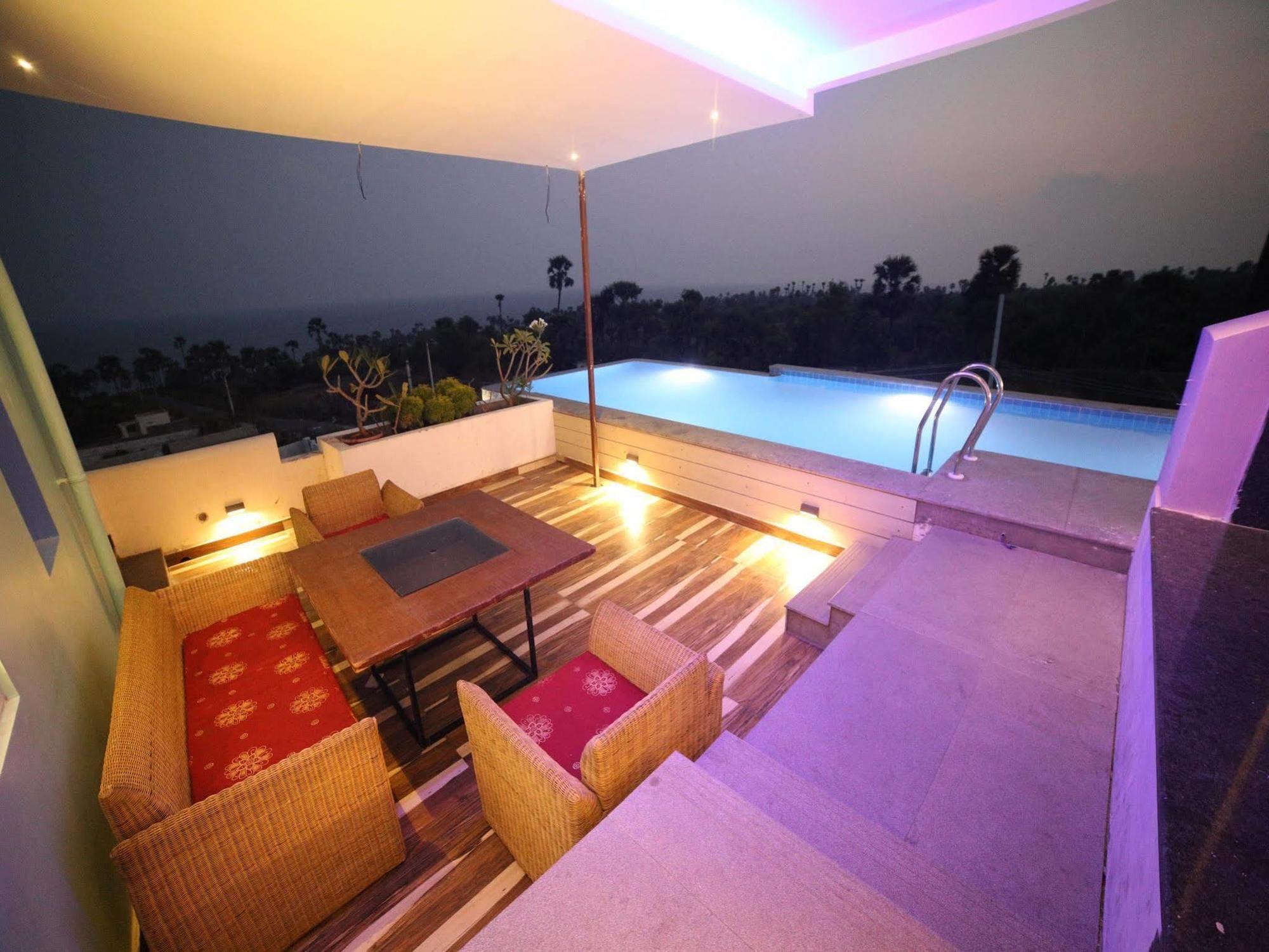 Vizag Palms Holiday Beach Resort Вишакхапатнам Экстерьер фото